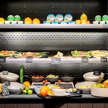 Hotel Moxy 3*